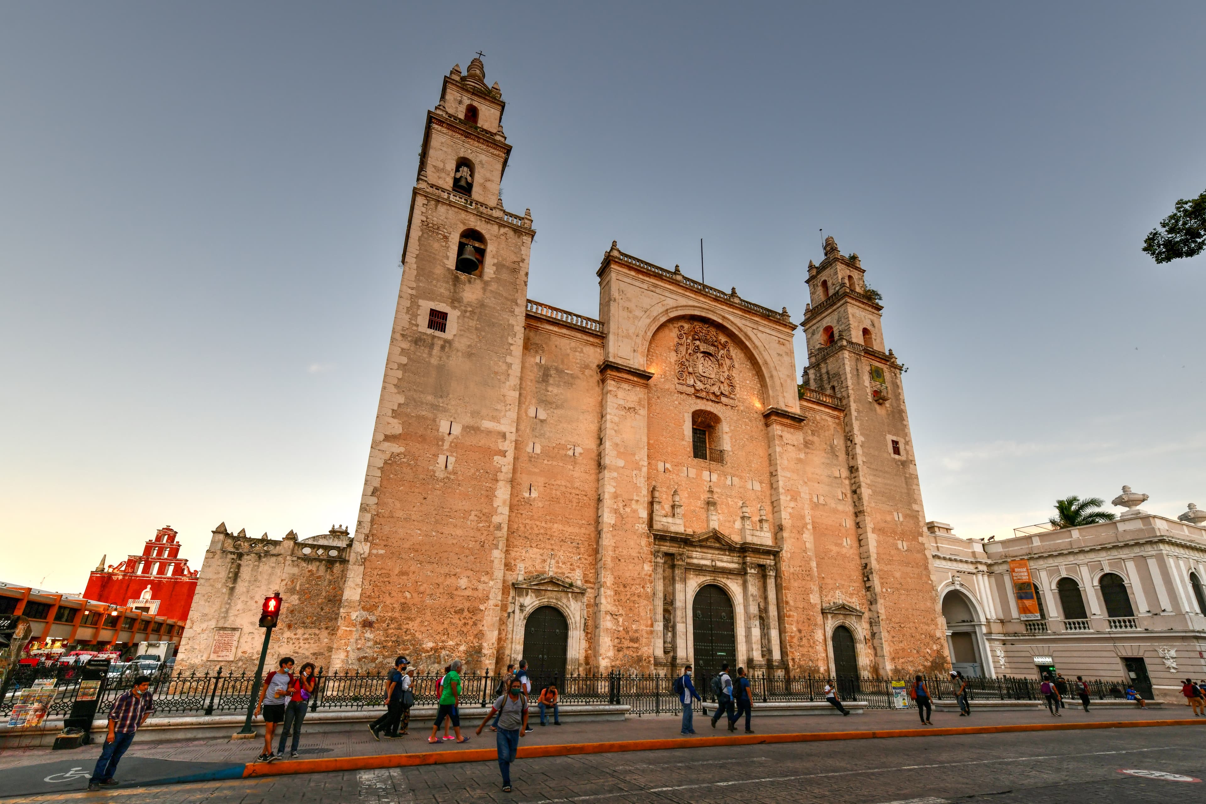 Dueños de autos en Mérida Norte, Altabrisa y el Centro histórico que generan ingresos con ENMO